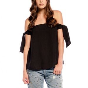 Off the Shoulder Black Top 🖤